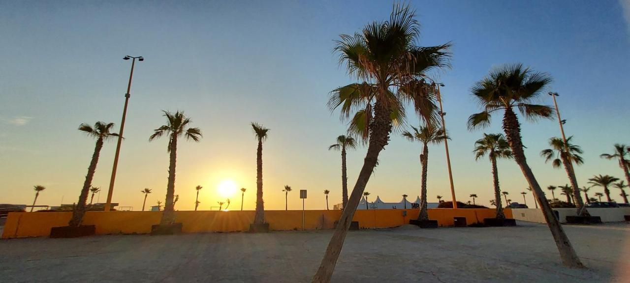 Le Barcares Logement Climatise Pour 6 Personnes, Draps Et Serviettes Non Fournis Air-Conditioned Accommodation For 6 People, Sheets And Towels Not Provided Alojamiento Con Aire Acondicionado Para 6 Personas, Sabanas Y Toallas No Incluidas Exterior foto