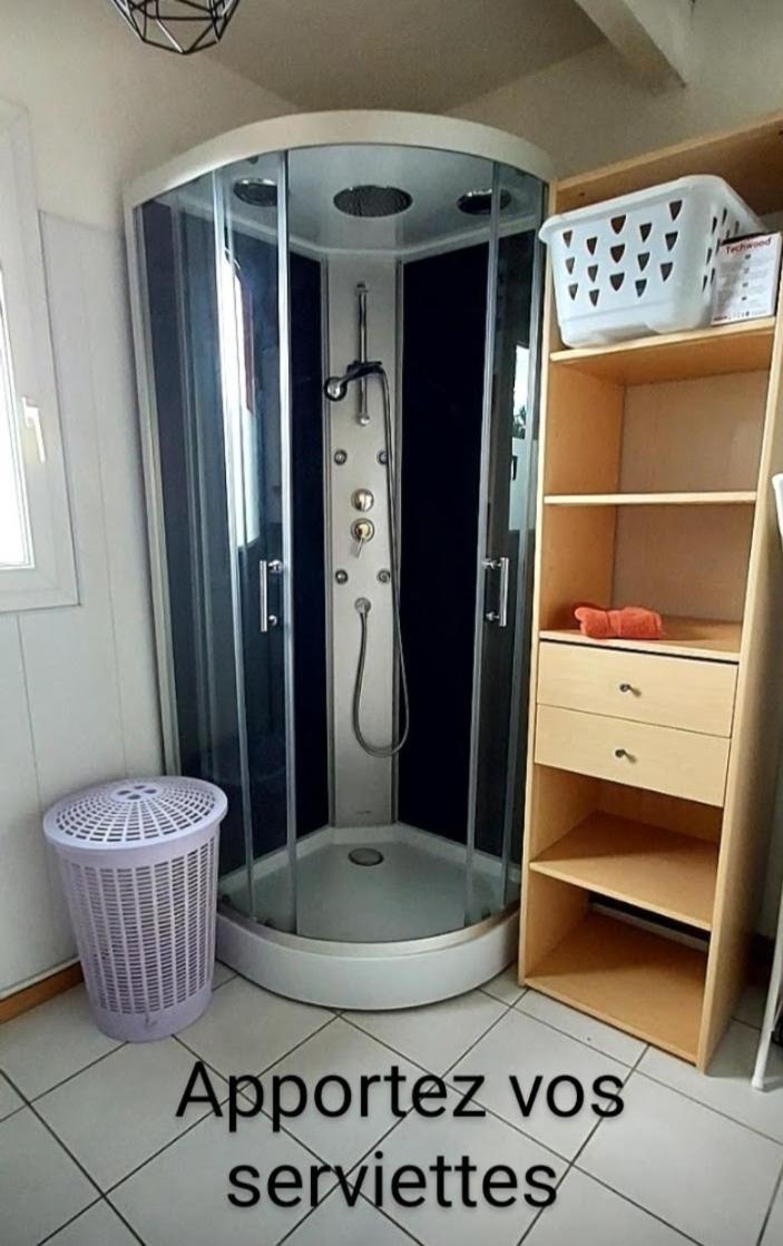 Le Barcares Logement Climatise Pour 6 Personnes, Draps Et Serviettes Non Fournis Air-Conditioned Accommodation For 6 People, Sheets And Towels Not Provided Alojamiento Con Aire Acondicionado Para 6 Personas, Sabanas Y Toallas No Incluidas Exterior foto